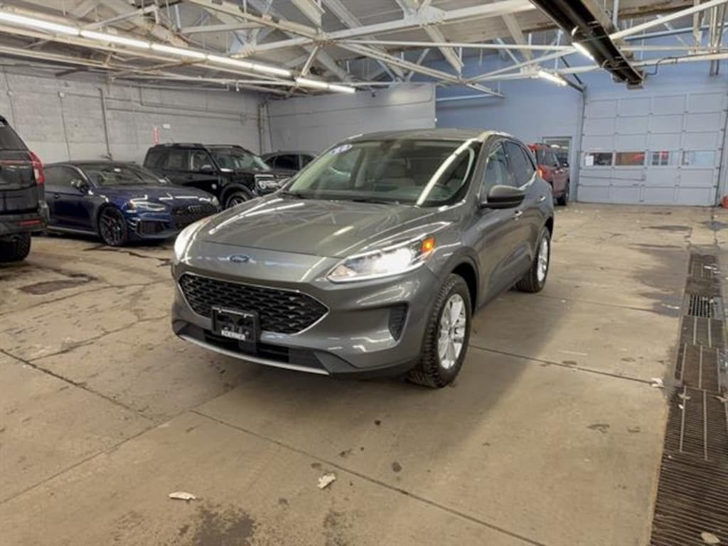 Certified 2022 Ford Escape SE