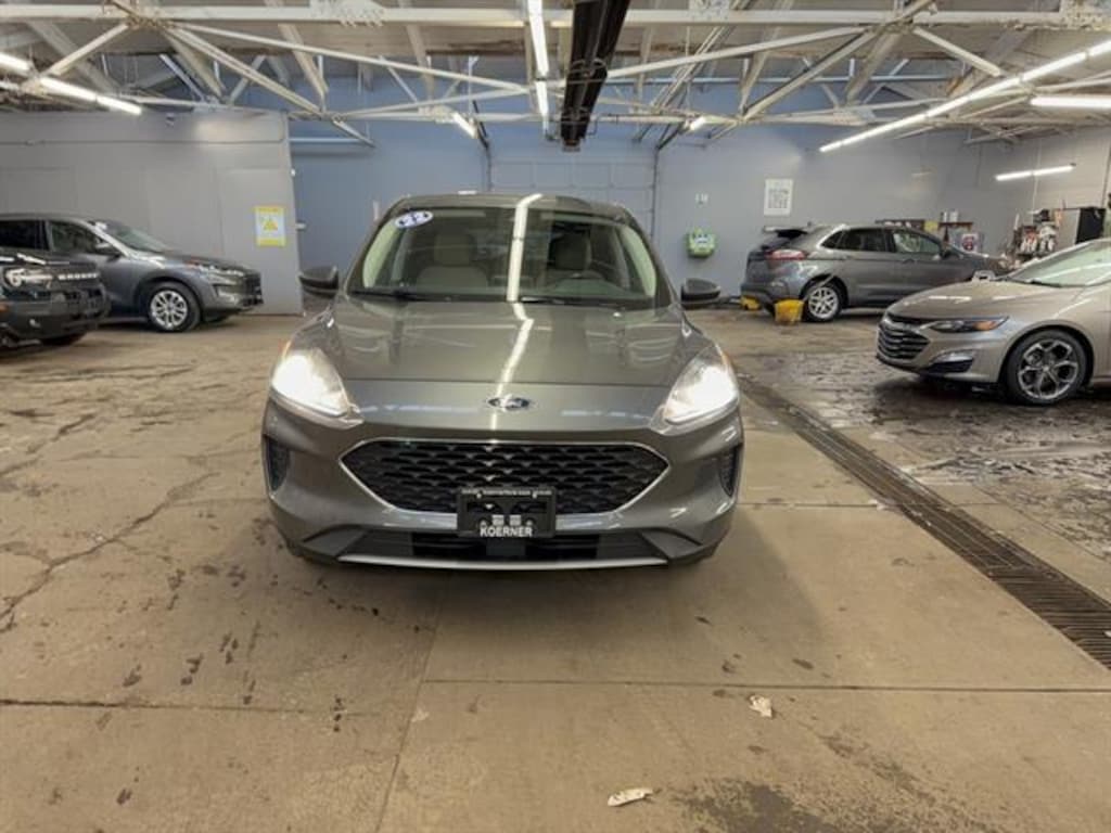 Certified 2022 Ford Escape SE