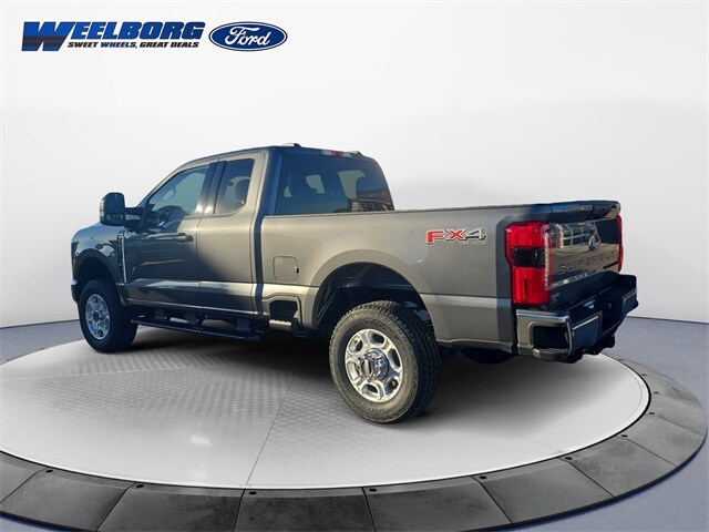 2026 Ford F-350 photo 3