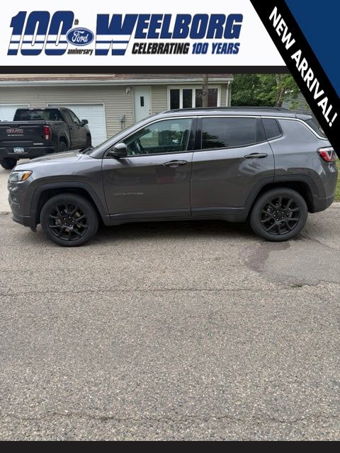 2022 Jeep Compass Latitude Lux 4X4's photo