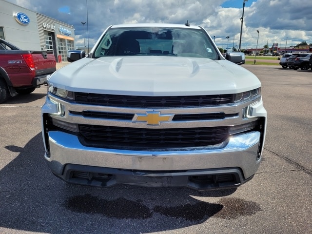 Used 2021 Chevrolet Silverado 1500 LT with VIN 1GCUYDED3MZ272735 for sale in Redwood Falls, Minnesota