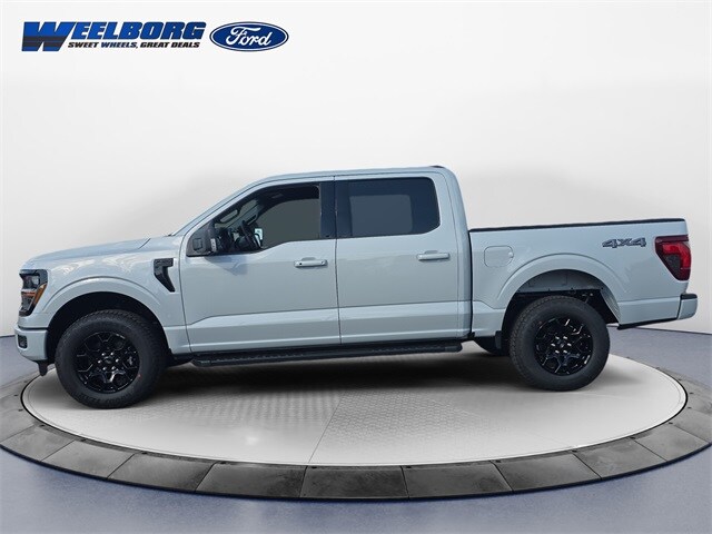 2025 Ford F-100 XLT photo 2