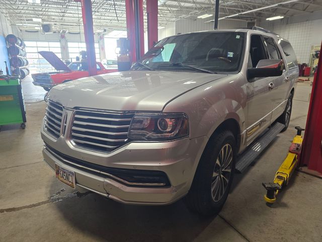 Used 2015 Lincoln Navigator Base with VIN 5LMJJ3JTXFEJ13115 for sale in Redwood Falls, Minnesota