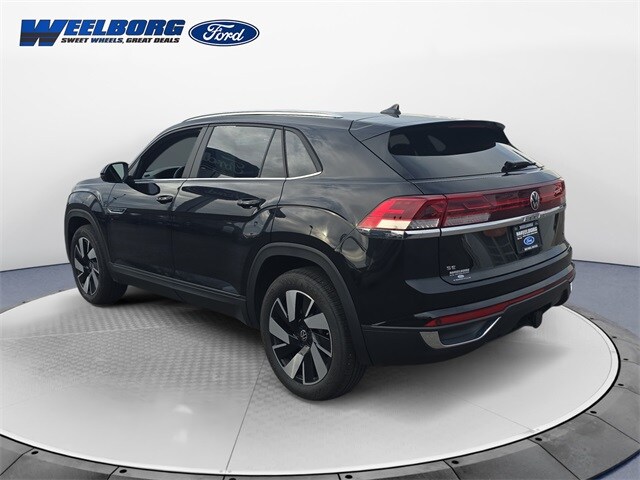 2024 Volkswagen Atlas Cross Sport SE Technology photo 2