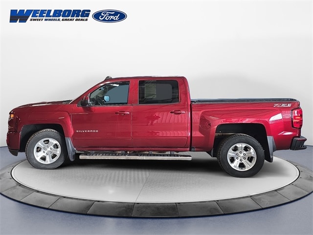 Used 2017 Chevrolet Silverado 1500 LT Z71 with VIN 3GCUKREC4HG171814 for sale in Redwood Falls, Minnesota