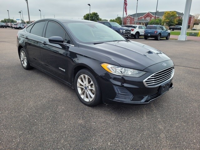 2019 Ford Fusion Hybrid SE photo 3