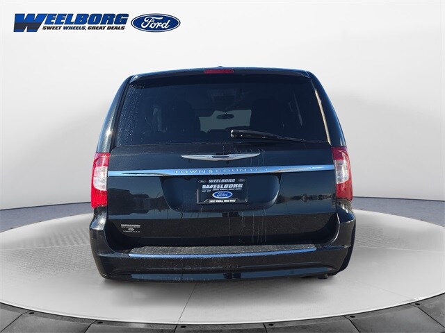 2014 Chrysler Town & Country Touring photo 4