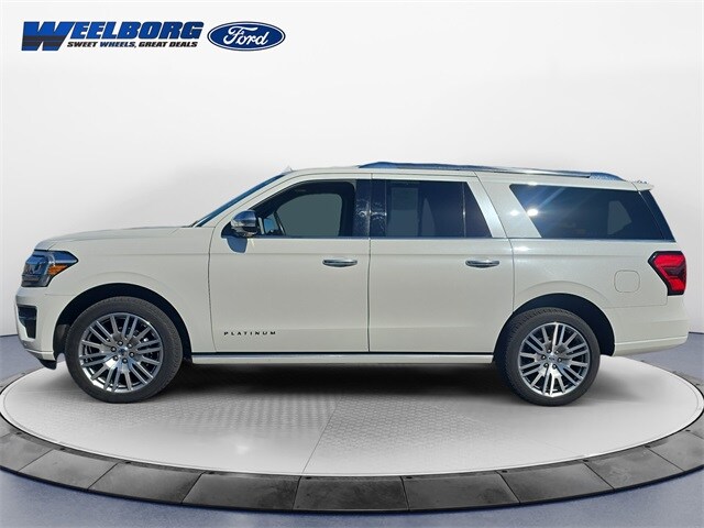 2023 Ford Expedition MAX Platinum photo 2