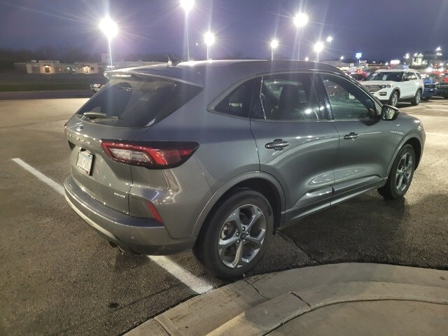 2023 Ford Escape ST-Line photo 4