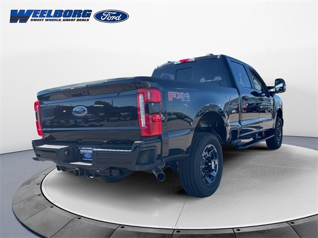 2026 Ford F-350 photo 4