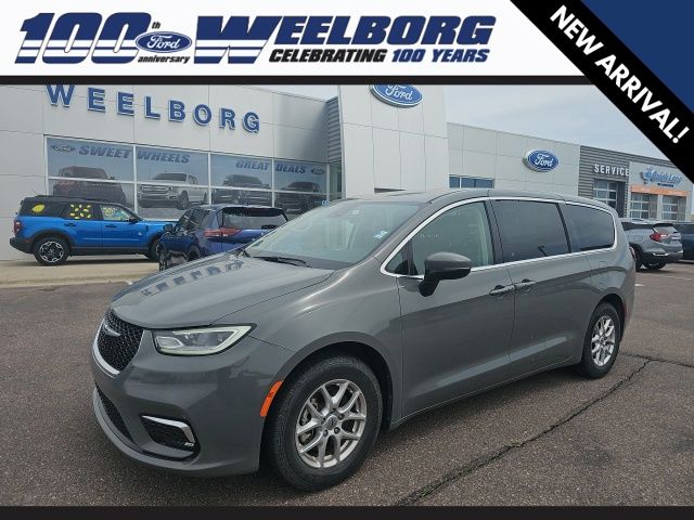 2023 Chrysler Pacifica's photo