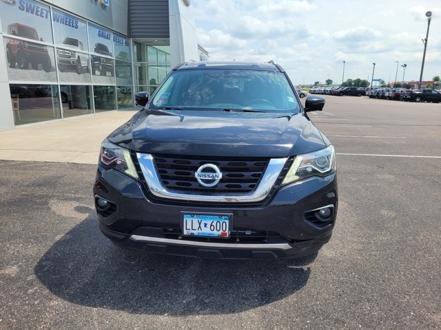 Used 2017 Nissan Pathfinder SL with VIN 5N1DR2MM8HC697522 for sale in Redwood Falls, Minnesota