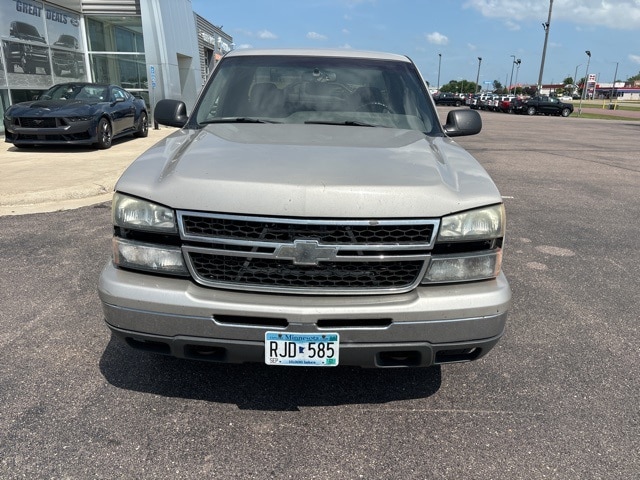 Used 2007 Chevrolet Silverado Classic 1500 Work Truck with VIN 1GCEK19Z17Z126929 for sale in Redwood Falls, Minnesota