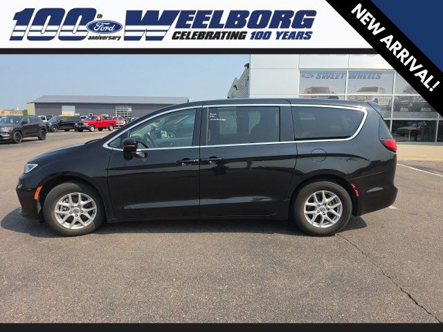 Used 2024 Chrysler Pacifica Touring L with VIN 2C4RC1BG5RR101858 for sale in Redwood Falls, Minnesota