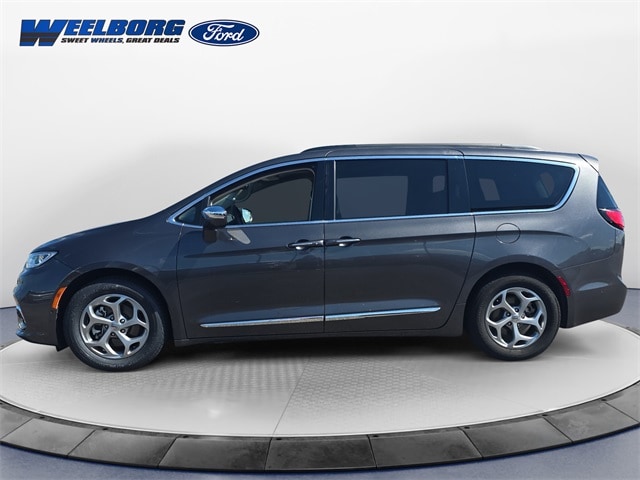 Used 2022 Chrysler Pacifica Limited with VIN 2C4RC1GG7NR179089 for sale in Redwood Falls, Minnesota
