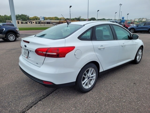 2018 Ford Focus SE photo 3