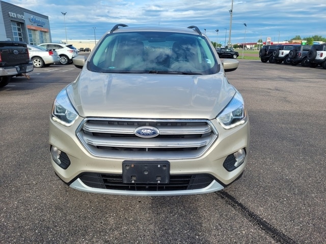 Used 2017 Ford Escape SE with VIN 1FMCU9G90HUD93699 for sale in Redwood Falls, Minnesota