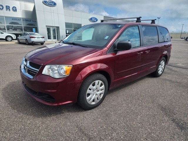 Used 2017 Dodge Grand Caravan SE with VIN 2C4RDGBG3HR776686 for sale in Redwood Falls, Minnesota