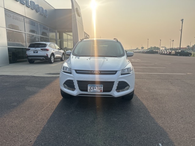 Used 2016 Ford Escape SE with VIN 1FMCU9G9XGUC27222 for sale in Redwood Falls, Minnesota