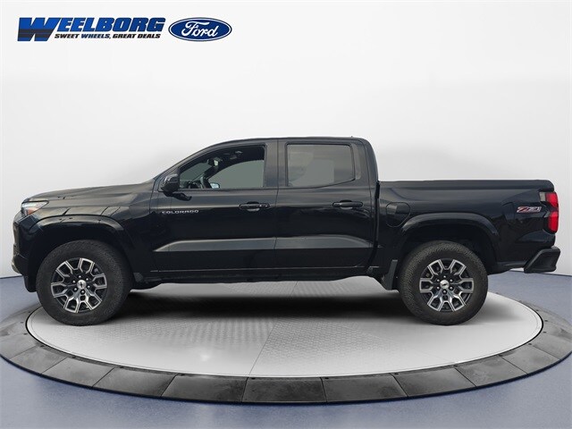 2023 Chevrolet Colorado Z71 photo 2