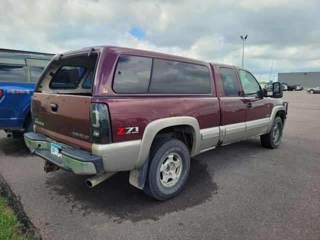 Used 2000 Chevrolet Silverado LS with VIN 2GCEK19TXY1253989 for sale in Redwood Falls, Minnesota