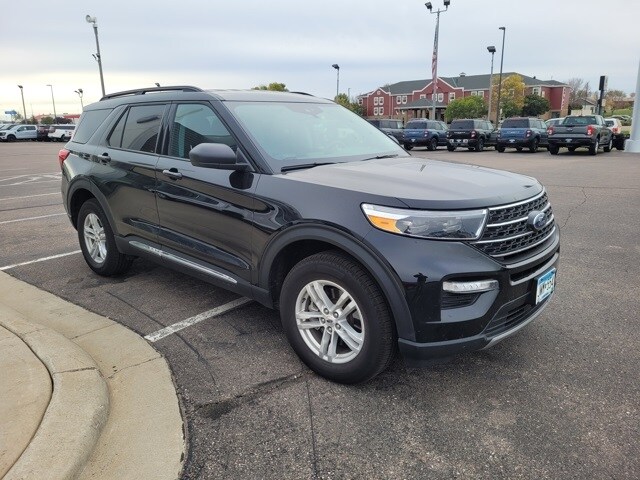 2022 Ford Explorer XLT photo 2
