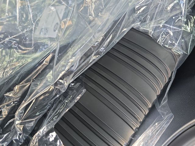 2025 Ford F-150 Lightning Flash - Photo 26