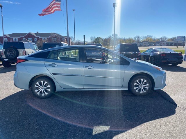 2019 Toyota Prius LE AWD-e photo 3