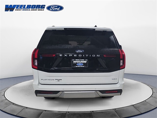 2025 Ford Expedition MAX Platinum photo 4