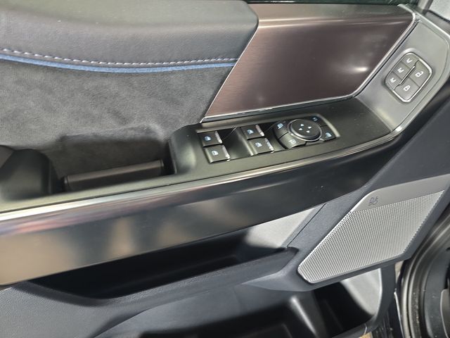 2025 Ford F-150 Platinum - Photo 12