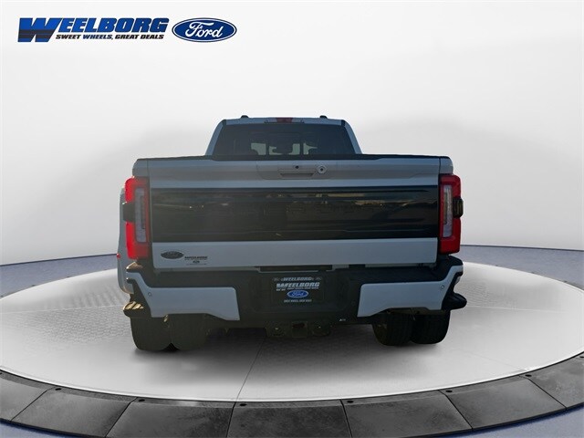 2025 Ford F-450 photo 4