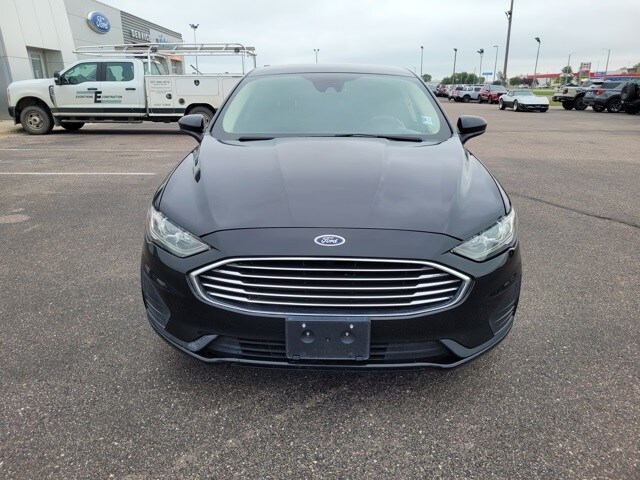 2019 Ford Fusion Hybrid SE photo 2