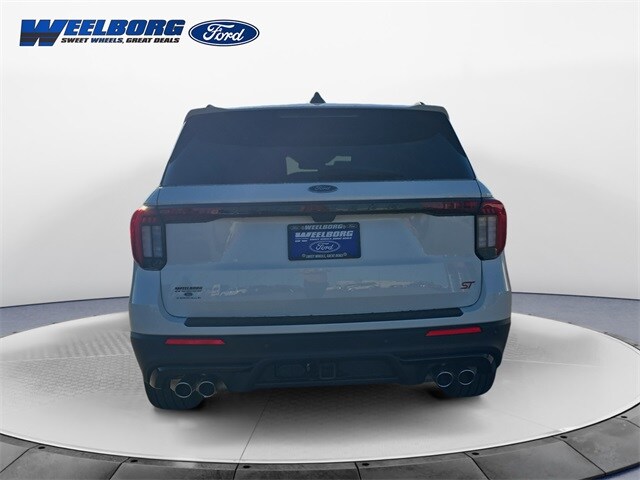 2025 Ford Explorer ST photo 4