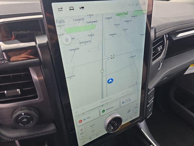 2025 Ford F-150 Lightning Flash - Photo 17