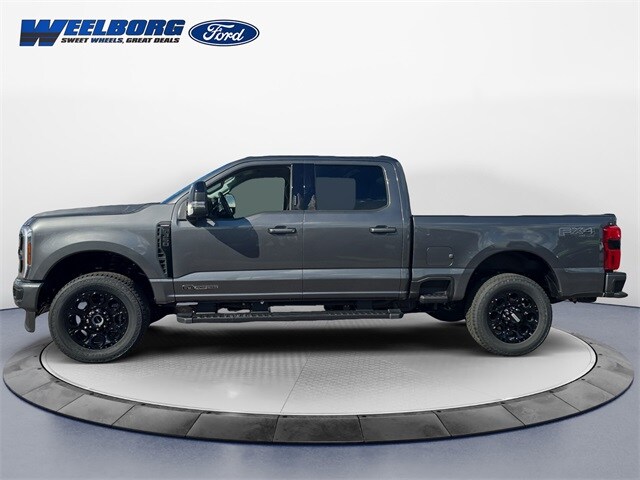 2026 Ford F-350 photo 2