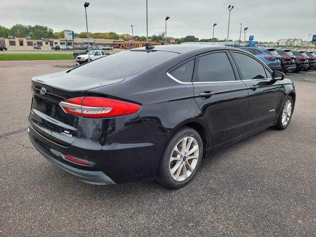 2019 Ford Fusion Hybrid SE photo 4