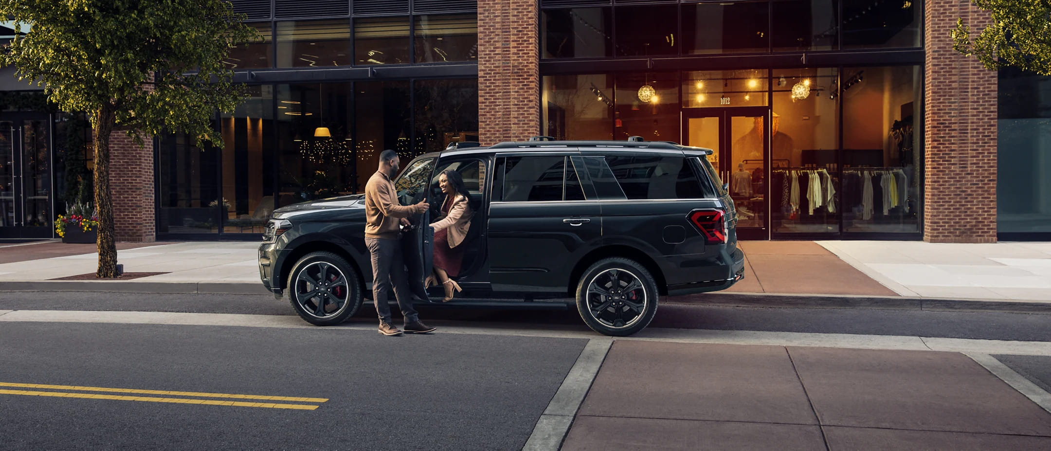 2023 Ford Expedition- Bottom Banner