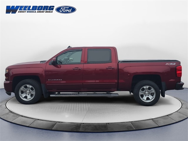 Used 2017 Chevrolet Silverado 1500 LT Z71 with VIN 3GCUKREC4HG171814 for sale in Redwood Falls, Minnesota