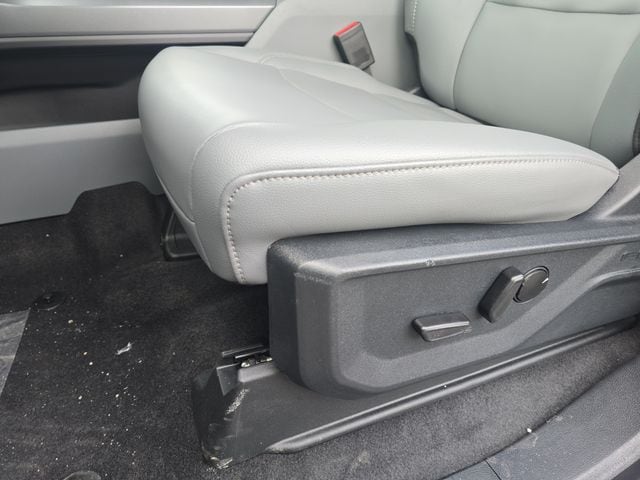 2025 Ford F-150 Lightning Flash - Photo 11