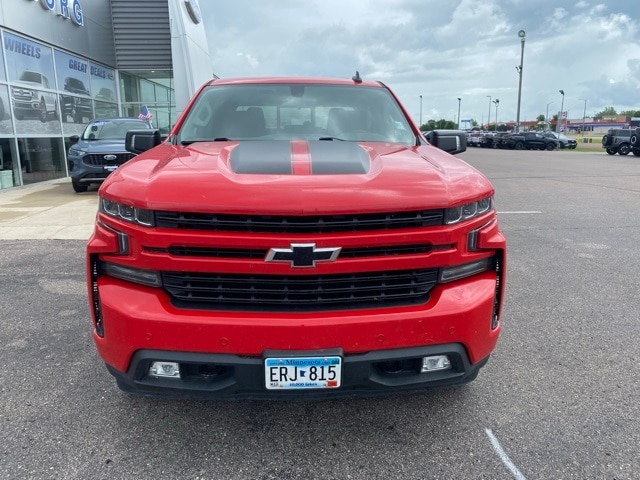 Used 2020 Chevrolet Silverado 1500 RST with VIN 1GCUYEEDXLZ224735 for sale in Redwood Falls, Minnesota