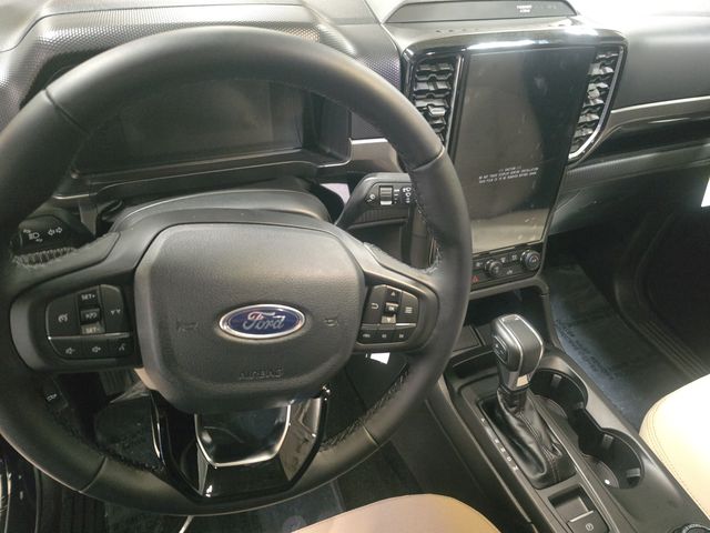 2025 Ford Ranger XLT - Photo 13