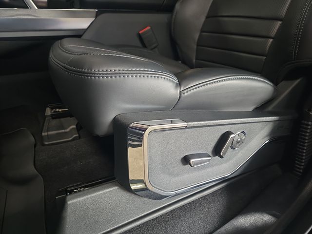 2025 Ford F-150 Platinum - Photo 11