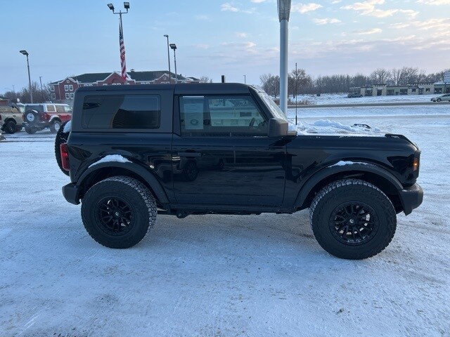 2022 Ford Bronco Base Big Bend Black Diamond Outer Banks photo 3