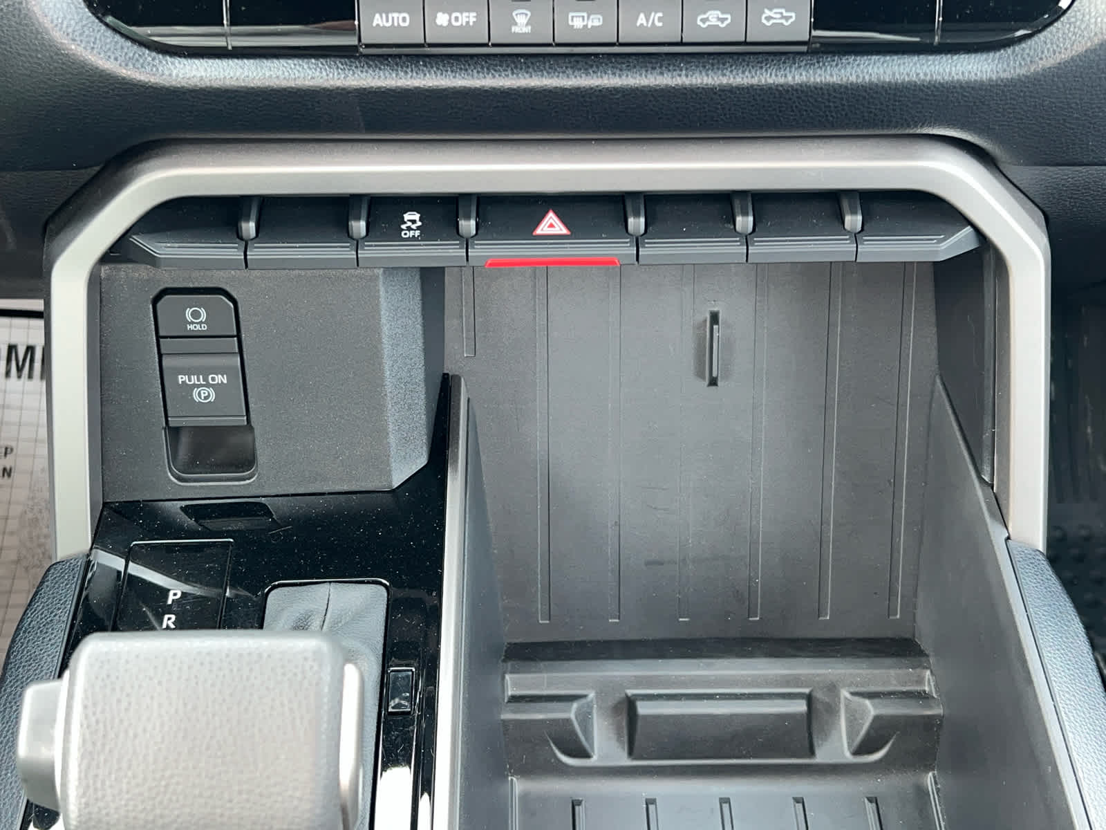 2025 Toyota Tundra SR5 - Photo 27