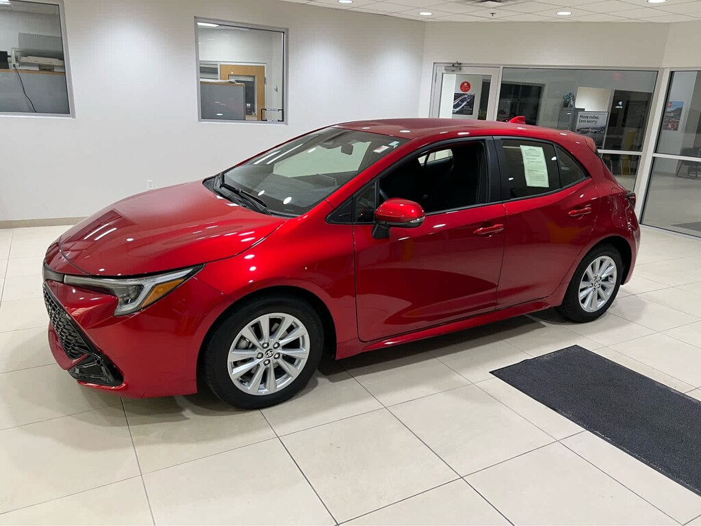 Used 2025 Toyota Corolla Hatchback SE Hatchback