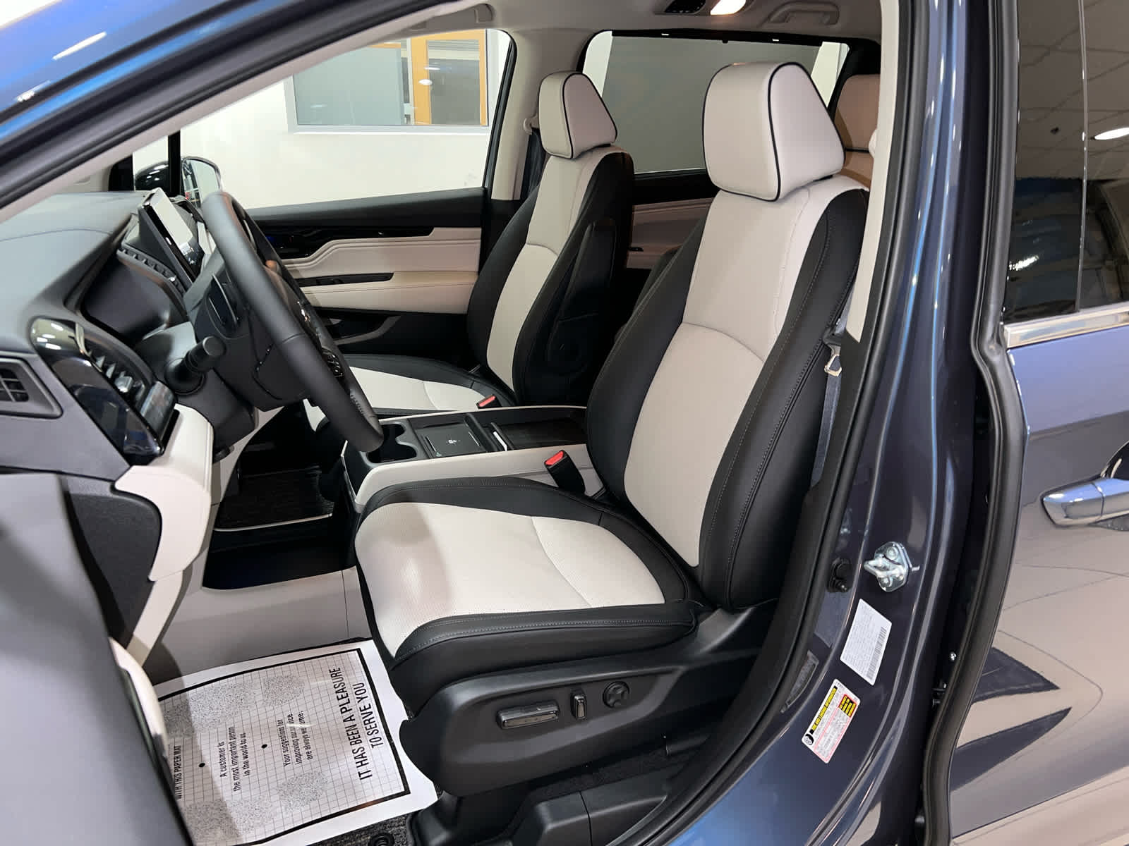 2026 Honda Odyssey Elite - Photo 23
