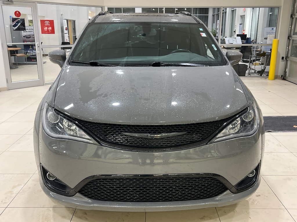 Used 2020 Chrysler Pacifica Limited Van Passenger Van