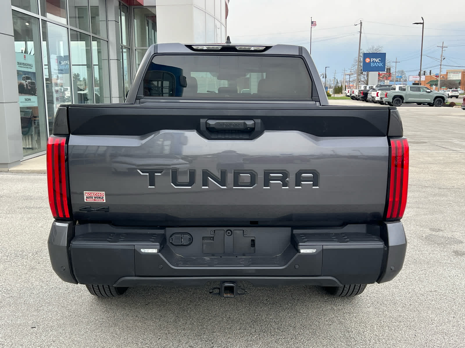 2025 Toyota Tundra SR5 - Photo 11
