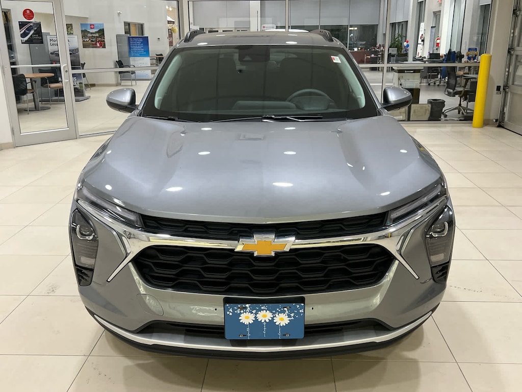 Used 2025 Chevrolet Trax LT SUV