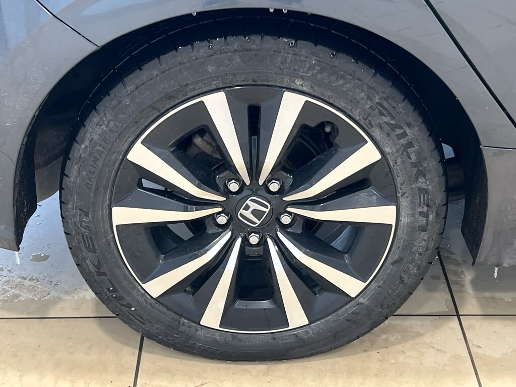 Used 2022 Honda Civic EX-L Hatchback